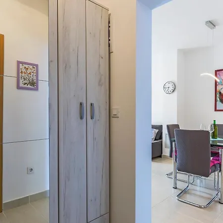 Amadeo Apartment