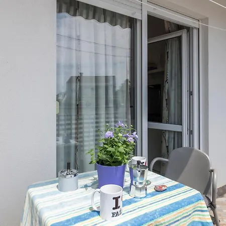 Amadeo Apartment