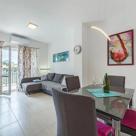 Amadeo Apartmán *